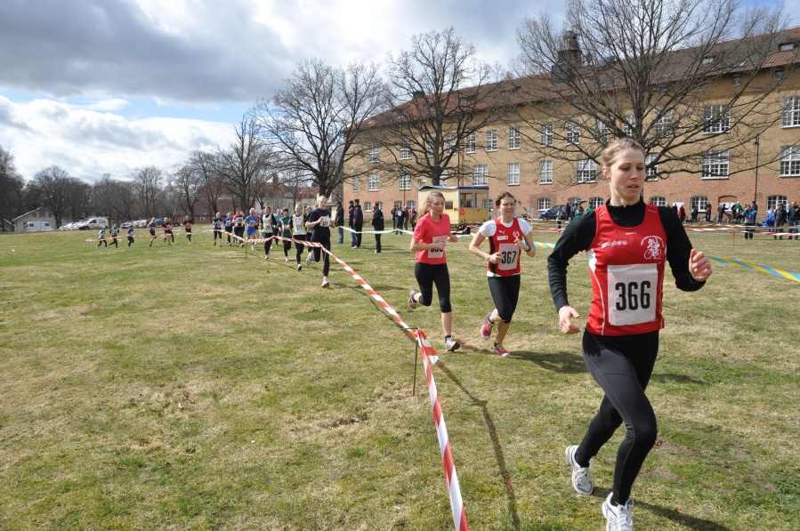 Damsegraren Fanny Ek, Tjust Bike & RC, fljd av Jessica Gylfe & IKHPs Hanna Gunnevik