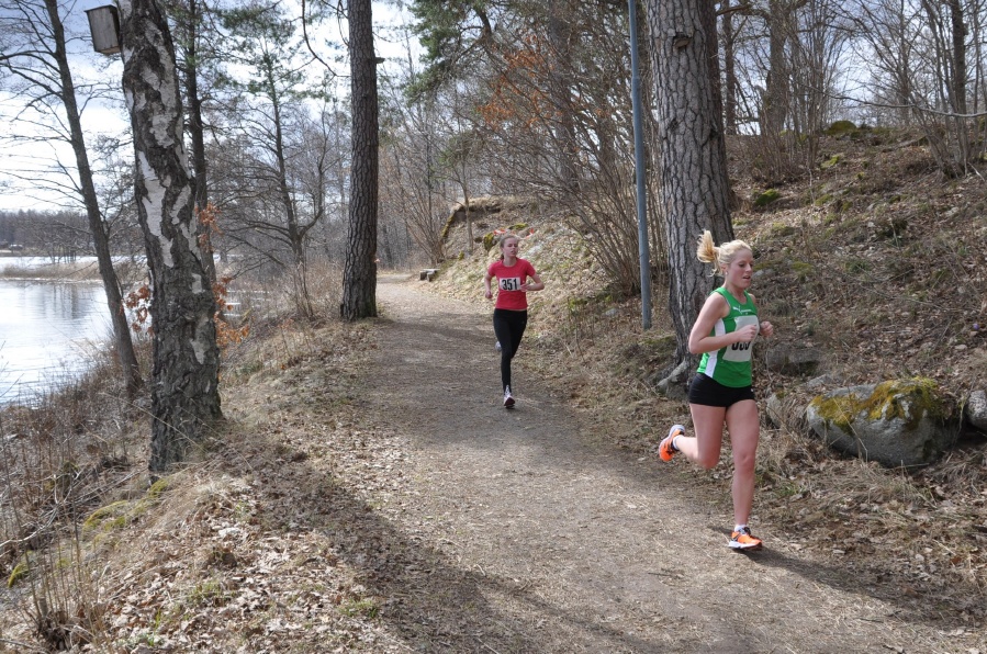 Sofie Barkstedt, OSK (K-3a) fre Villstads Amelie Andersson (F17-1a / K-4a)